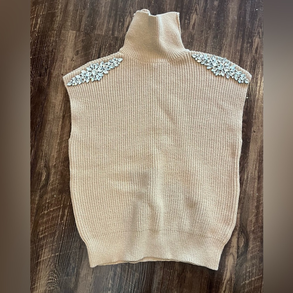 NWT On twelfth Embellished Camel Color Turtleneck Sleeveless Sweater. Large
